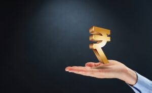 Indian ruppe decreased by trump's tariffs