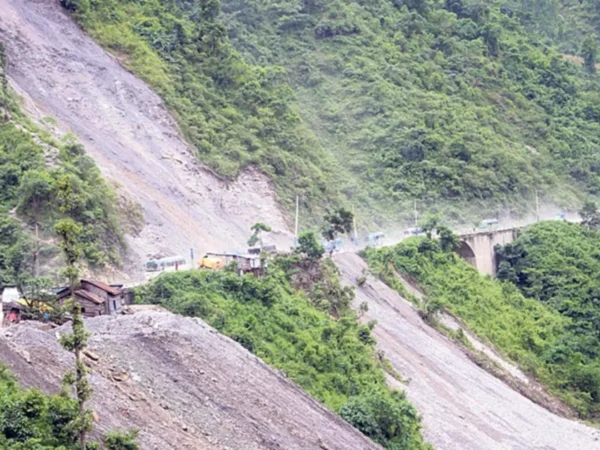 Eight highways fully blocked