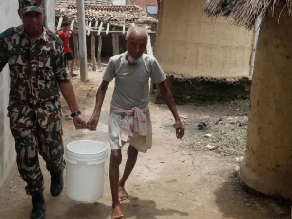 Nepali Army distributes drinking water