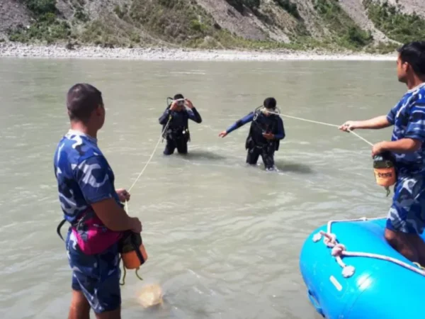 Tipper falls in Bheri River