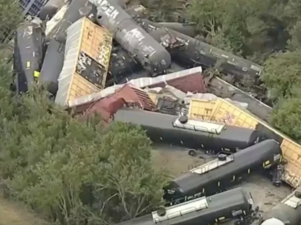 Union Pacific Cars Derail