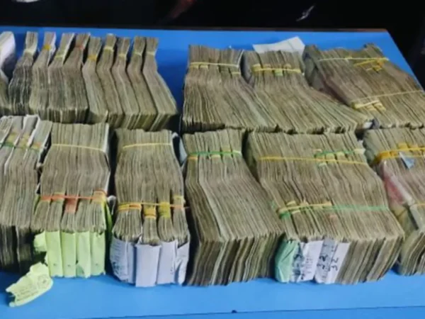 40 Million in Cash And Gold Seized