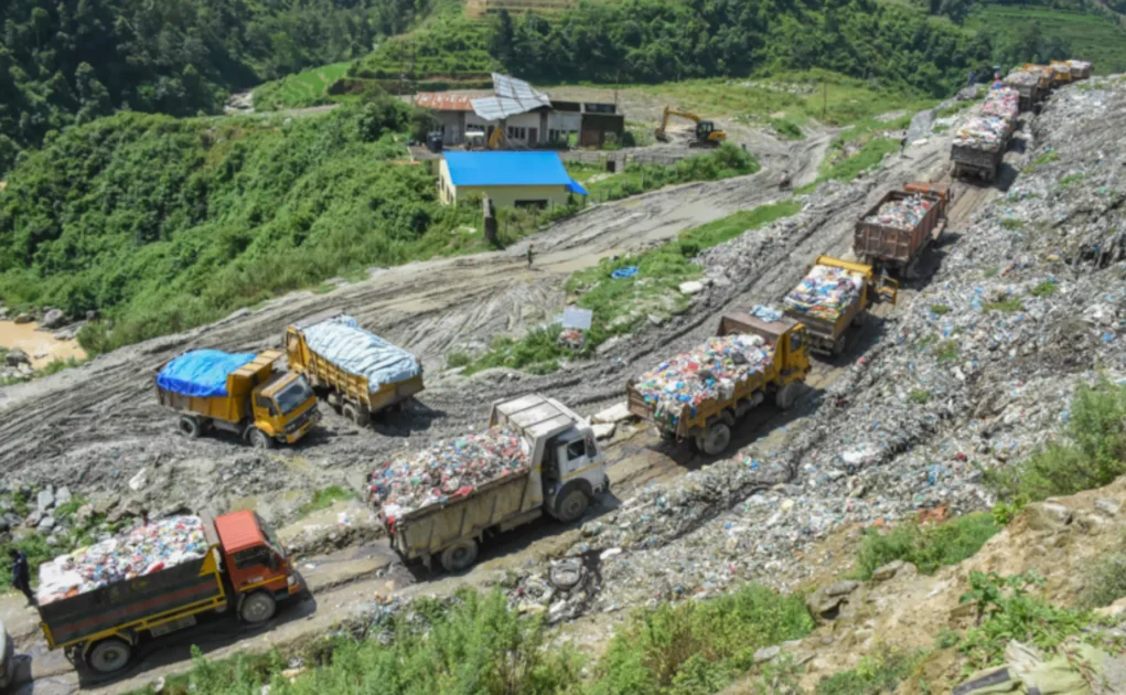 Bancharedanda Locals Block Waste Trucks