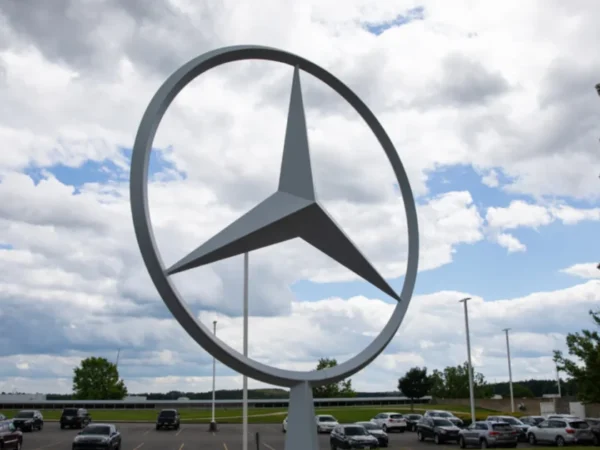 Mercedes Reaches $150 million Settlement