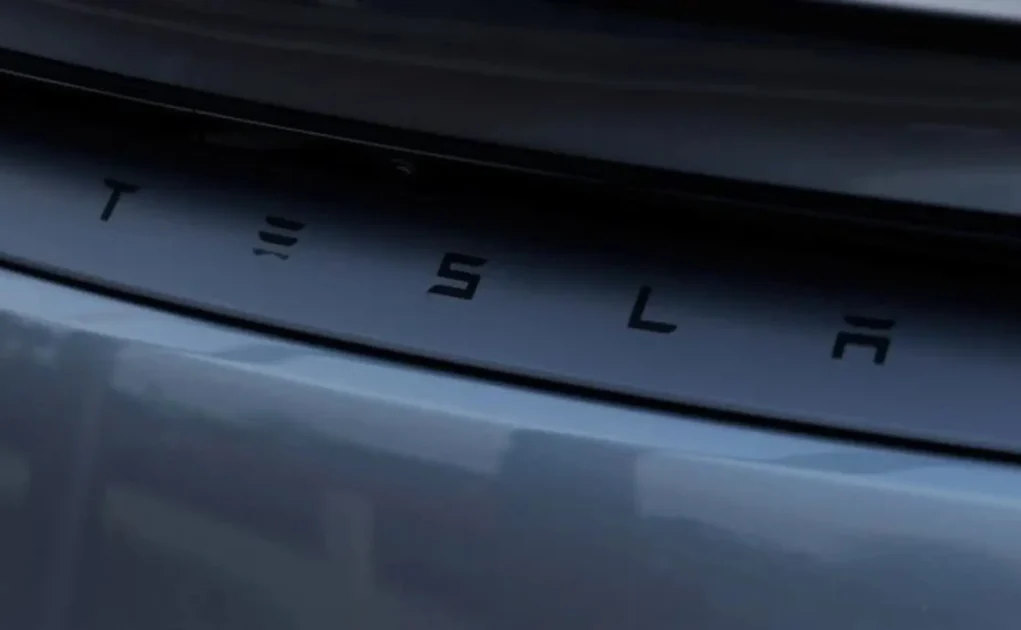 Tesla avoids suspension by california regulatory